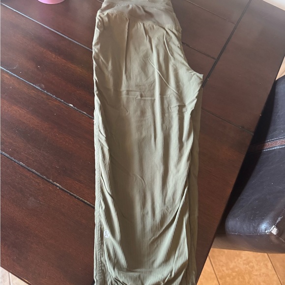 lululemon athletica Olive Green Capris with Drawstring Waist - Picture 3 of 5